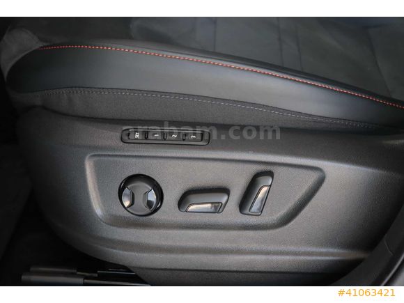 KUZEY GROUPTAN 2025 10.000 KM'DE SEAT ATECA 1.5 FR DARK EDİTİON
