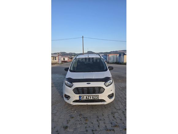 Sahibinden Ford Tourneo Courier 1.5 TDCi Titanium Plus 2022 Model