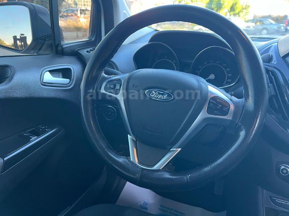 Sahibinden Ford Tourneo Courier 1.5 TDCi Titanium Plus 2022 Model