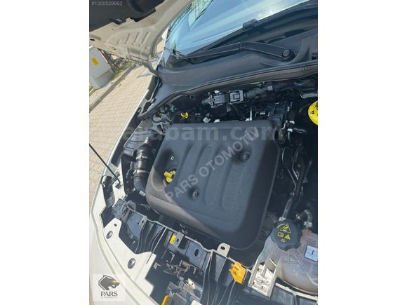 2023 MODEL HATASIZ TRAMERSİZ 47 BİN KM DE 1.3 MJET EASY PLUS