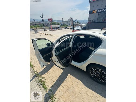 2023 MODEL HATASIZ TRAMERSİZ 47 BİN KM DE 1.3 MJET EASY PLUS