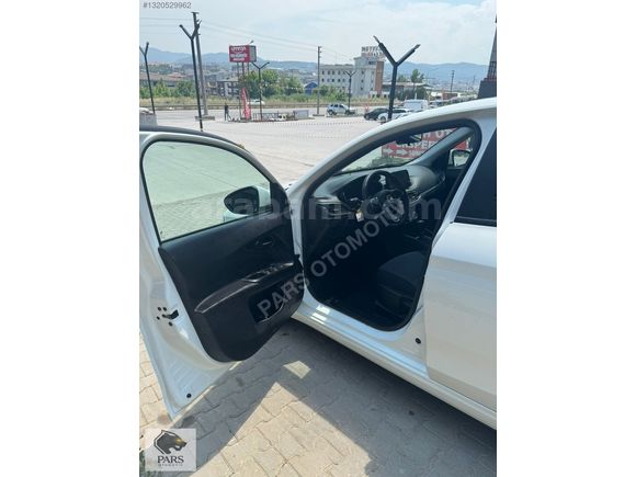 2023 MODEL HATASIZ TRAMERSİZ 47 BİN KM DE 1.3 MJET EASY PLUS