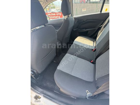 2023 MODEL HATASIZ TRAMERSİZ 47 BİN KM DE 1.3 MJET EASY PLUS
