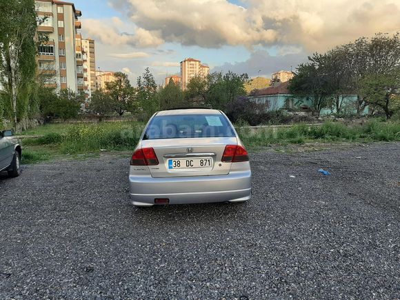 Sahibinden Honda Civic 1.6i VTEC ES 2005 Model