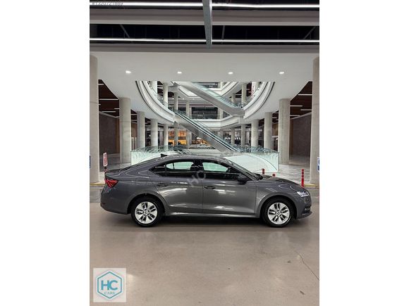 HC CARS 2023 TESCİL SKODA OCTAVİA 1.0 E-TECH ELİTE 110HP HYBRİD