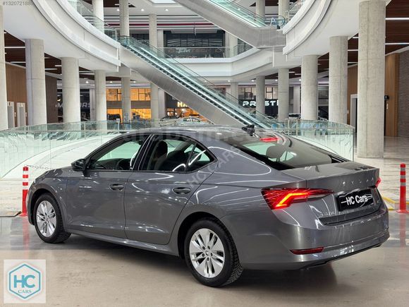 HC CARS 2023 TESCİL SKODA OCTAVİA 1.0 E-TECH ELİTE 110HP HYBRİD