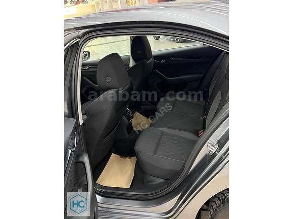 HC CARS 2023 TESCİL SKODA OCTAVİA 1.0 E-TECH ELİTE 110HP HYBRİD
