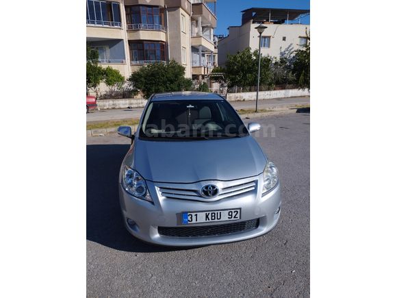 Sahibinden Toyota Auris 1.4 D-4D Comfort Extra 2012 Model