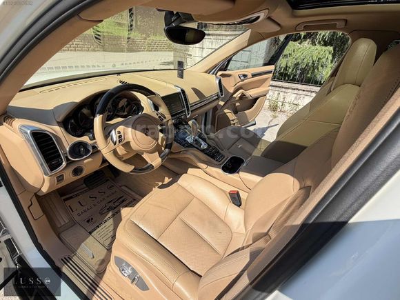 LUSSO GARAJ'dan KATEGORİSİNDE SIRADIŞI ARYANLRA PORSCHE CAYENNE