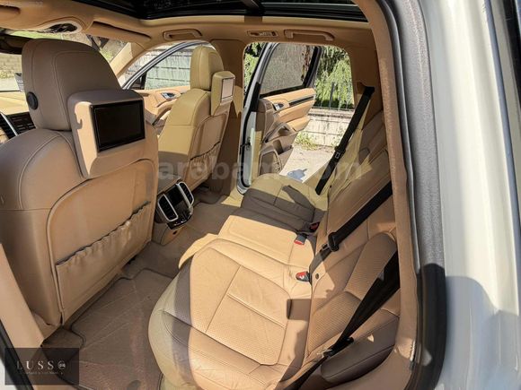 LUSSO GARAJ'dan KATEGORİSİNDE SIRADIŞI ARYANLRA PORSCHE CAYENNE