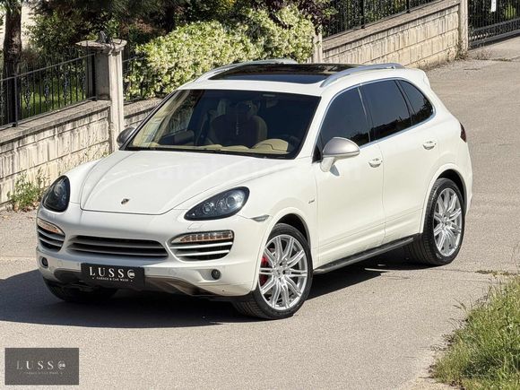 LUSSO GARAJ'dan KATEGORİSİNDE SIRADIŞI ARYANLRA PORSCHE CAYENNE