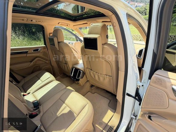 LUSSO GARAJ'dan KATEGORİSİNDE SIRADIŞI ARYANLRA PORSCHE CAYENNE