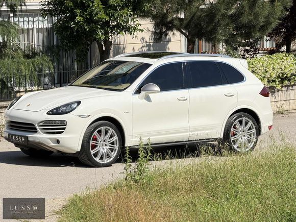 LUSSO GARAJ'dan KATEGORİSİNDE SIRADIŞI ARYANLRA PORSCHE CAYENNE