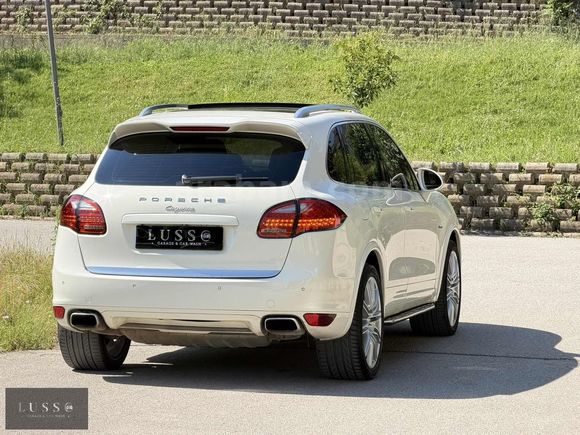 LUSSO GARAJ'dan KATEGORİSİNDE SIRADIŞI ARYANLRA PORSCHE CAYENNE