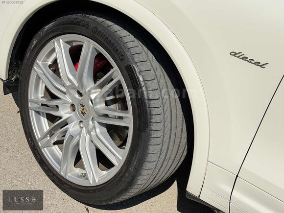 LUSSO GARAJ'dan KATEGORİSİNDE SIRADIŞI ARYANLRA PORSCHE CAYENNE
