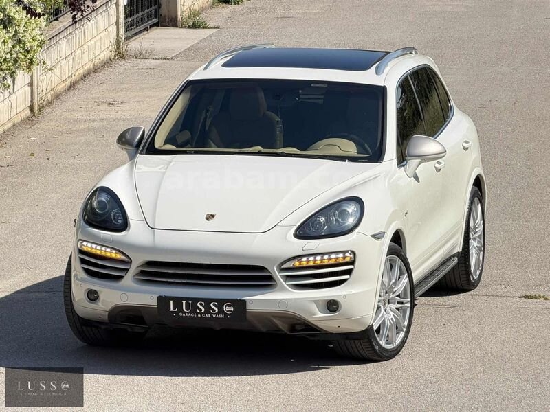 LUSSO GARAJ'dan KATEGORİSİNDE SIRADIŞI ARYANLRA PORSCHE CAYENNE