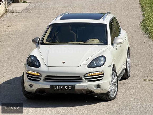 LUSSO GARAJ'dan KATEGORİSİNDE SIRADIŞI ARYANLRA PORSCHE CAYENNE