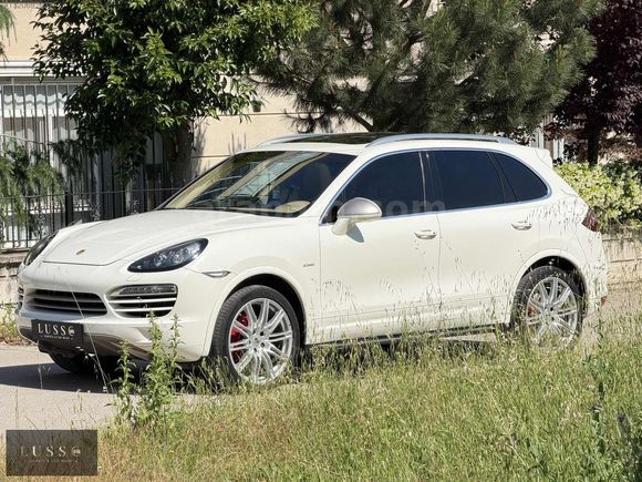 LUSSO GARAJ'dan KATEGORİSİNDE SIRADIŞI ARYANLRA PORSCHE CAYENNE