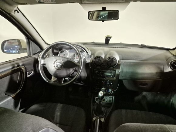 otomobil Dacia Duster 1.5 DCI 4x4 Laureate