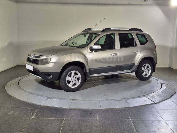 otomobil Dacia Duster 1.5 DCI 4x4 Laureate