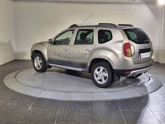 otomobil Dacia Duster 1.5 DCI 4x4 Laureate