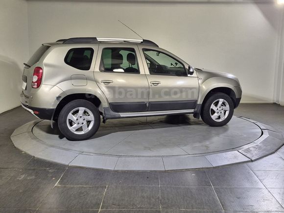 otomobil Dacia Duster 1.5 DCI 4x4 Laureate