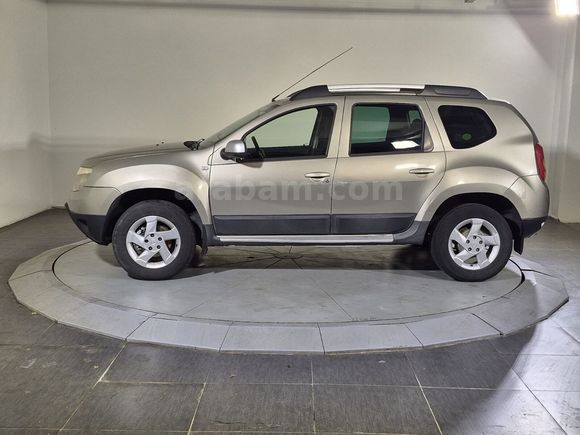 otomobil Dacia Duster 1.5 DCI 4x4 Laureate