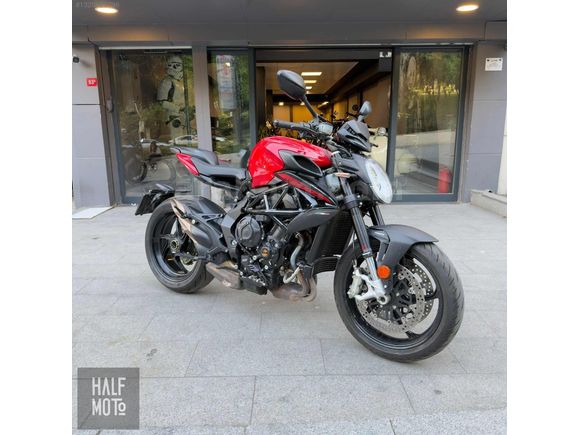 HALF MOTO BEŞİKTAŞ 2022 MV AGUSTA BRUTALE 800 ROSSO