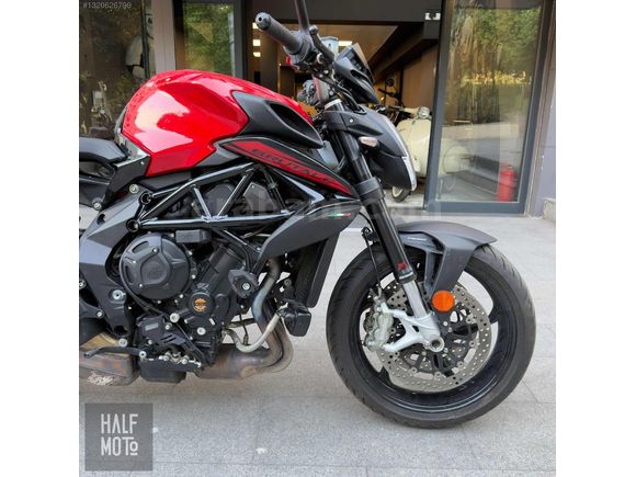 HALF MOTO BEŞİKTAŞ 2022 MV AGUSTA BRUTALE 800 ROSSO