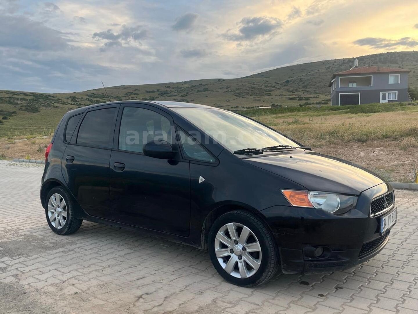 Galeriden Mitsubishi Colt 1.3 Invite 2011 Model Isparta 185.000 km Siyah 3