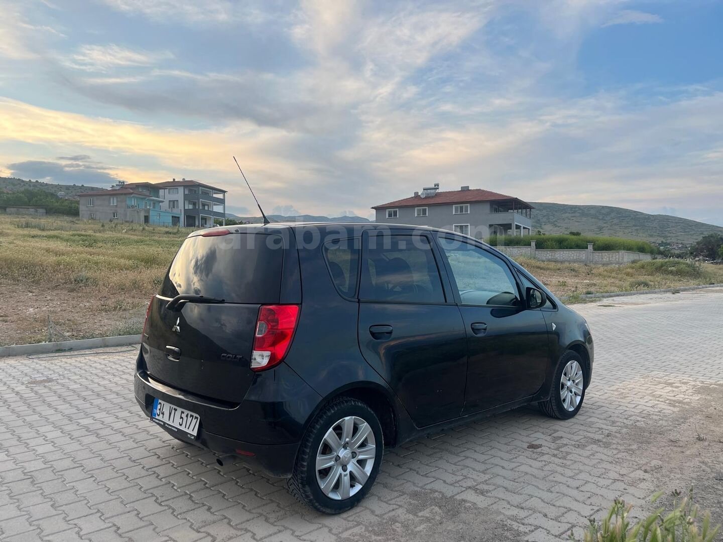 Galeriden Mitsubishi Colt 1.3 Invite 2011 Model Isparta 185.000 km Siyah 4