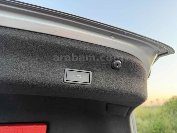 HATASIZ BOYASIZ TRAMERSİZ 118 BİN KM ELEGANCE CAM TAVAN FULL