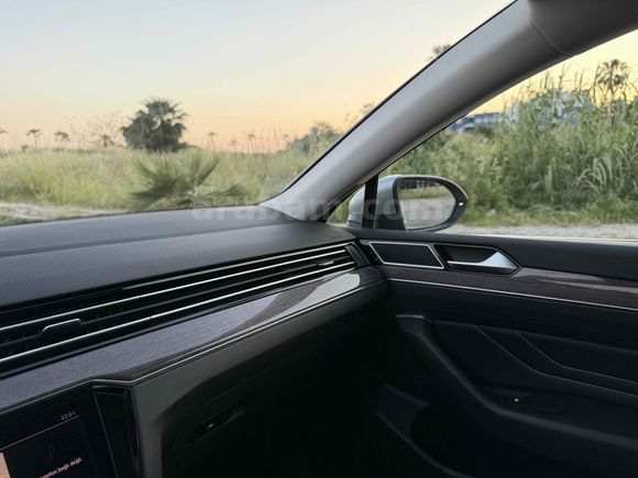 HATASIZ BOYASIZ TRAMERSİZ 118 BİN KM ELEGANCE CAM TAVAN FULL