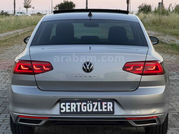 HATASIZ BOYASIZ TRAMERSİZ 118 BİN KM ELEGANCE CAM TAVAN FULL