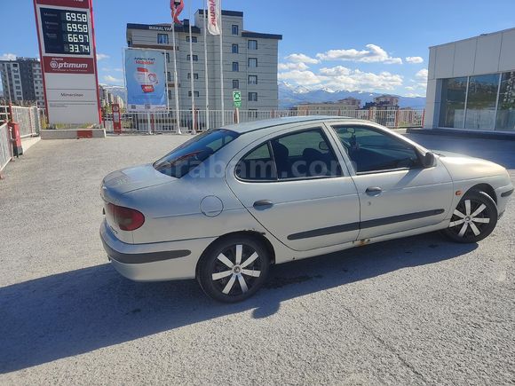 Sahibinden Renault Megane 1.6 RTE 2001 Model