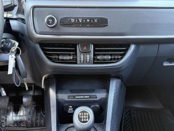 2024 FORD COURIER 1.5 ECOBLUE VAN BOYASZ 34 BİN KM %20 FATURALI