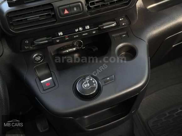 HATASIZ COMBO 1.5 D OTOMATİK FULL+FULL ULTİMATE CAM TAVAN 50 KM