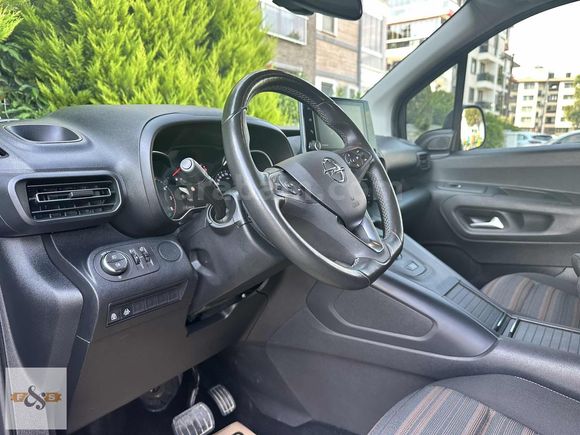 F&S OTOMOTİV'DEN 2023 OPEL COMBO 1.5 D ULTİMATE 78.000KM BOYASIZ