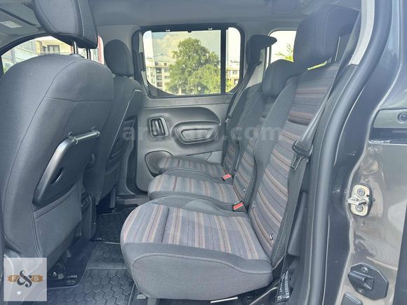 F&S OTOMOTİV'DEN 2023 OPEL COMBO 1.5 D ULTİMATE 78.000KM BOYASIZ