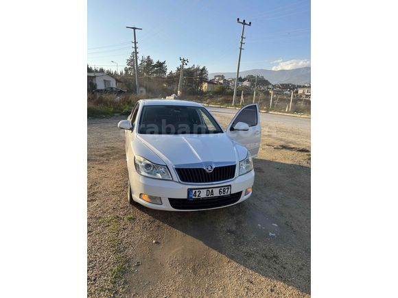 Sahibinden Skoda Octavia 1.6 TDI Elegance 2011 Model  331.000 km Beyaz