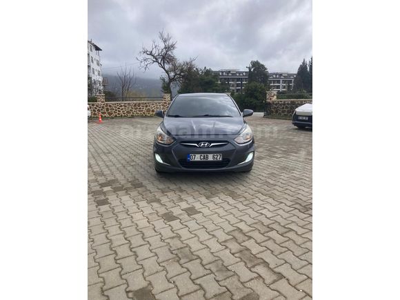 Sahibinden Hyundai Accent Blue 1.4 CVVT Mode 2011 Model