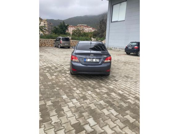 Sahibinden Hyundai Accent Blue 1.4 CVVT Mode 2011 Model
