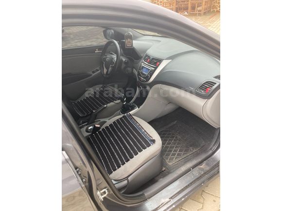Sahibinden Hyundai Accent Blue 1.4 CVVT Mode 2011 Model