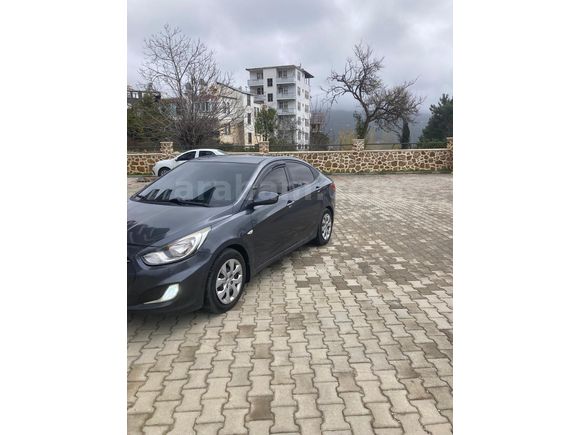Sahibinden Hyundai Accent Blue 1.4 CVVT Mode 2011 Model