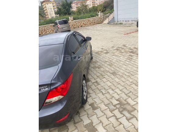 Sahibinden Hyundai Accent Blue 1.4 CVVT Mode 2011 Model