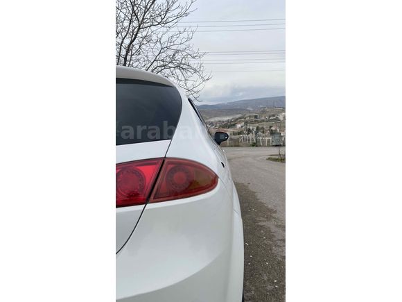 3.Sahibinden elden ele gezmemiş temiz bakımlı otomatik Leon 