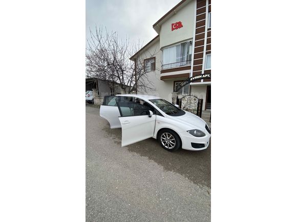 3.Sahibinden elden ele gezmemiş temiz bakımlı otomatik Leon 