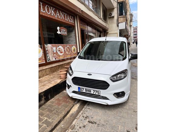 Sahibinden Ford Tourneo Courier 1.5  TDCİ Deluxe 2023 Model 