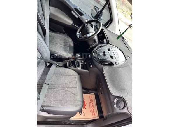 Sahibinden Ford Tourneo Courier 1.5  TDCİ Deluxe 2023 Model 