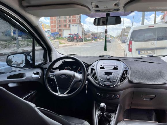 Sahibinden Ford Tourneo Courier 1.5  TDCİ Deluxe 2023 Model 